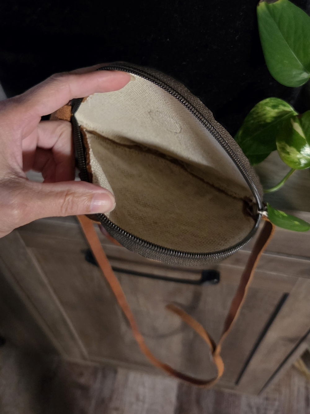 Vintage Puro Cuero Columbian Artisan Leather Flower Purse - Picture 5 of 7